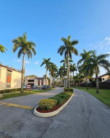 20130 NE 3rd Ct 6, Miami, FL 33179