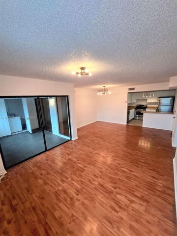 20130 NE 3rd Ct 6, Miami, FL 33179