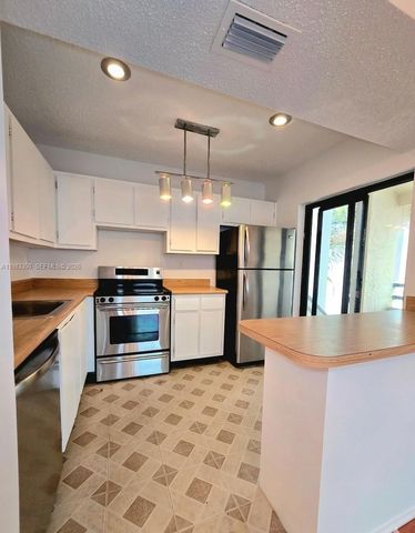 20130 NE 3rd Ct 6, Miami, FL 33179