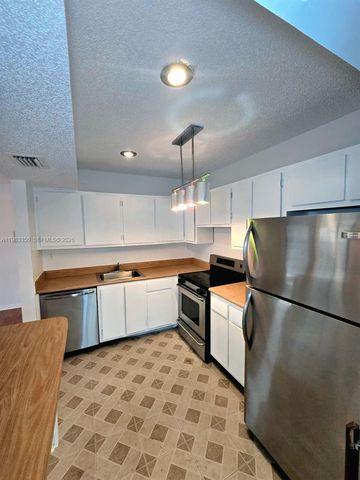 20130 NE 3rd Ct 6, Miami, FL 33179