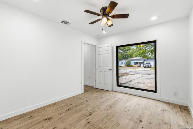 110 NELLINA ST, San Antonio, TX 78220