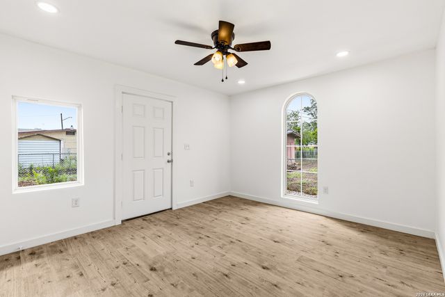 110 NELLINA ST, San Antonio, TX 78220