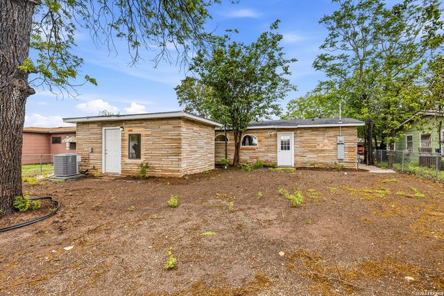 110 NELLINA ST, San Antonio, TX 78220