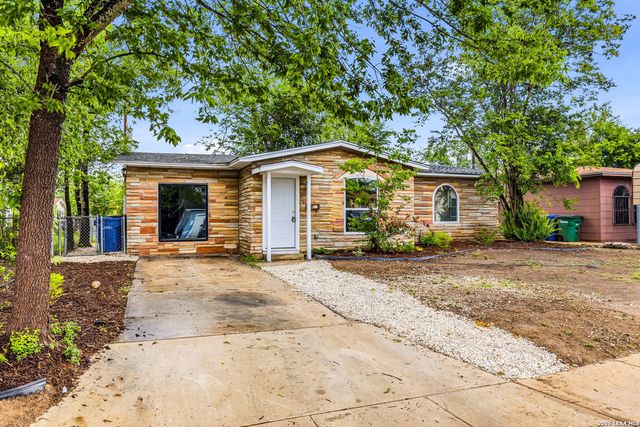 110 NELLINA ST, San Antonio, TX 78220