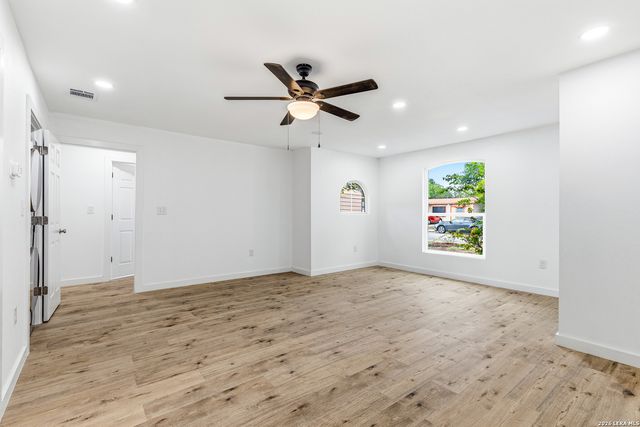 110 NELLINA ST, San Antonio, TX 78220