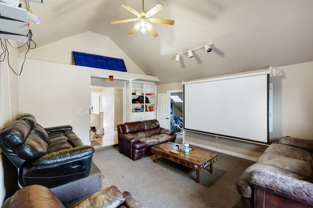 827 Oakland St, Cheney, WA 99004