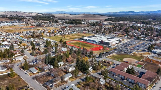 827 Oakland St, Cheney, WA 99004