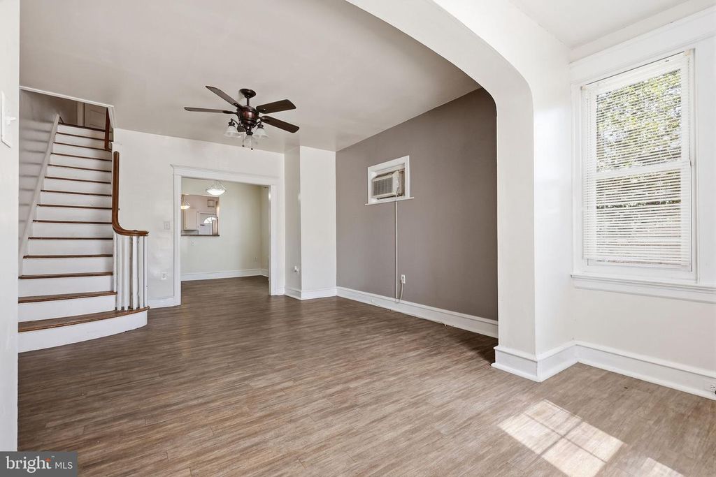 533 W LOUDEN ST, PHILADELPHIA, PA 19120 — photo 3