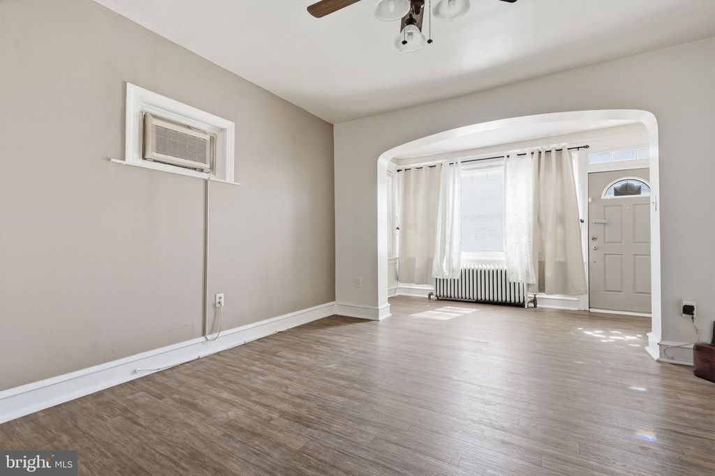 533 W LOUDEN ST, PHILADELPHIA, PA 19120 — photo 5