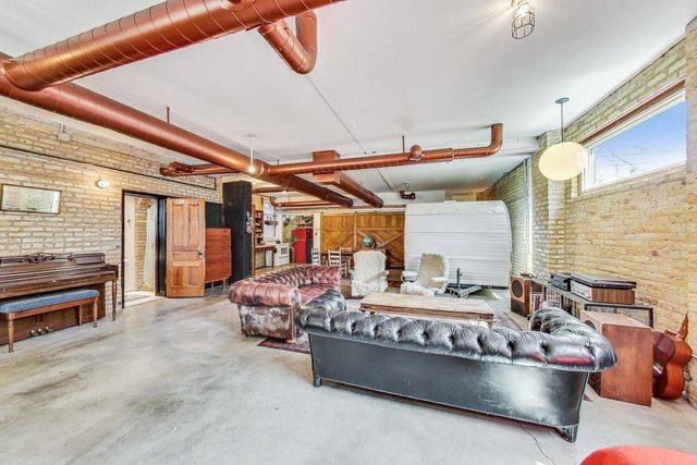 1835 N Humboldt Boulevard, Chicago, IL 60647