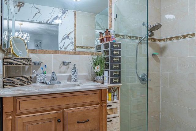 8419 NW 193RD LN, Hialeah, FL 33015