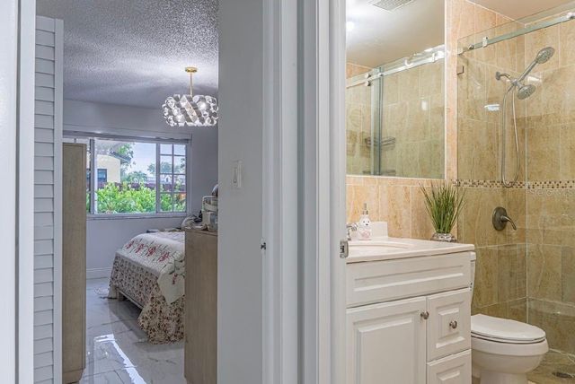 8419 NW 193RD LN, Hialeah, FL 33015