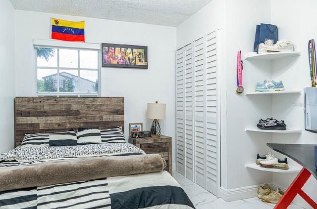 8419 NW 193RD LN, Hialeah, FL 33015