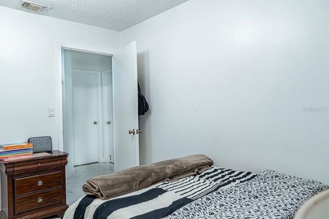 8419 NW 193RD LN, Hialeah, FL 33015