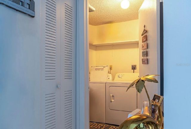 8419 NW 193RD LN, Hialeah, FL 33015