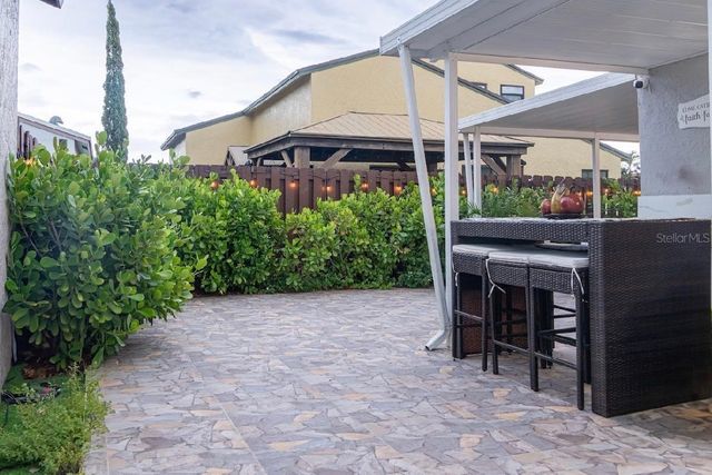 8419 NW 193RD LN, Hialeah, FL 33015