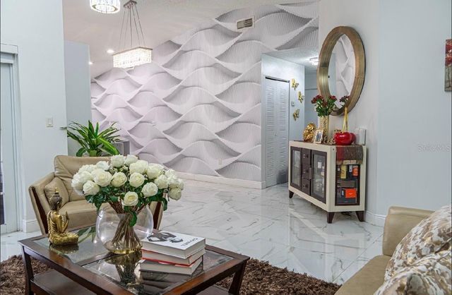 8419 NW 193RD LN, Hialeah, FL 33015