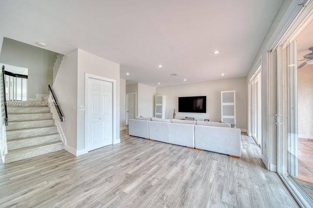 15261 SW 108th Ter, Miami, FL 33196