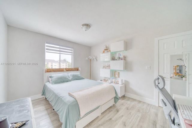 15261 SW 108th Ter, Miami, FL 33196