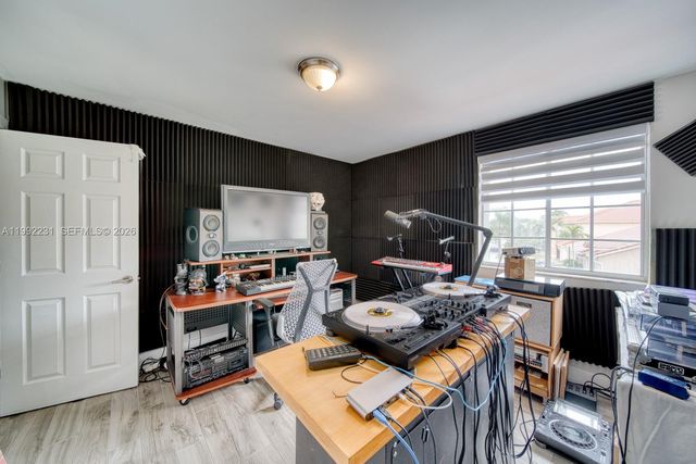 15261 SW 108th Ter, Miami, FL 33196