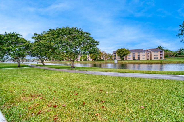 15261 SW 108th Ter, Miami, FL 33196