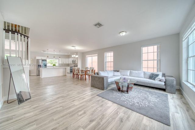 15261 SW 108th Ter, Miami, FL 33196