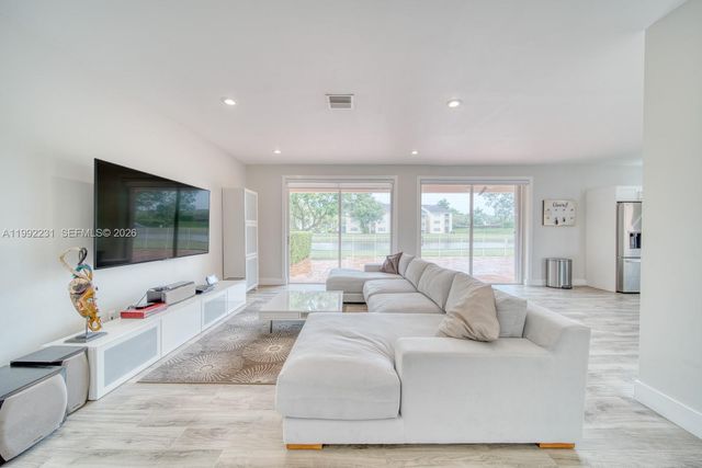 15261 SW 108th Ter, Miami, FL 33196