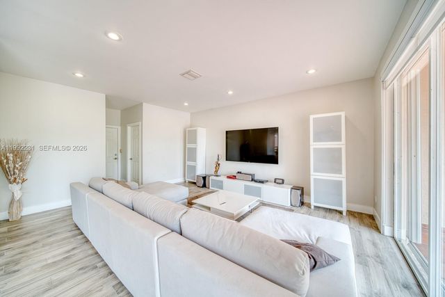 15261 SW 108th Ter, Miami, FL 33196