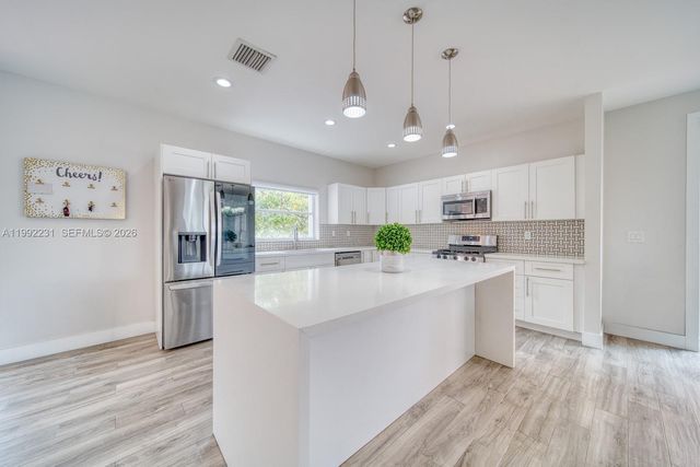 15261 SW 108th Ter, Miami, FL 33196