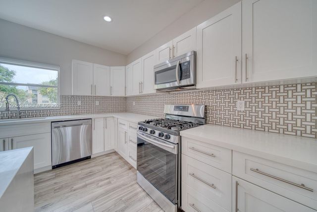 15261 SW 108th Ter, Miami, FL 33196