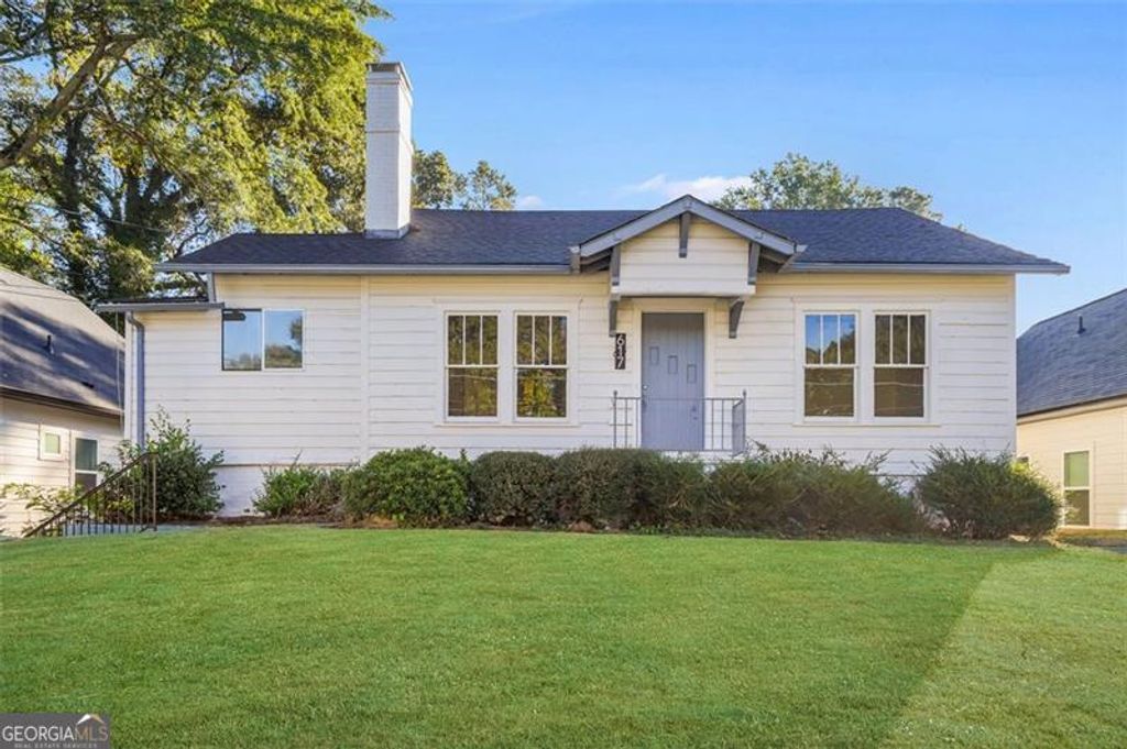 617 HAMILTON E HOLMES Drive, Atlanta, GA 30318