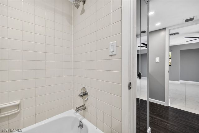 7123 Penner LN 6, Fort Myers, FL 33907