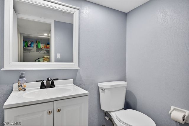 7123 Penner LN 6, Fort Myers, FL 33907