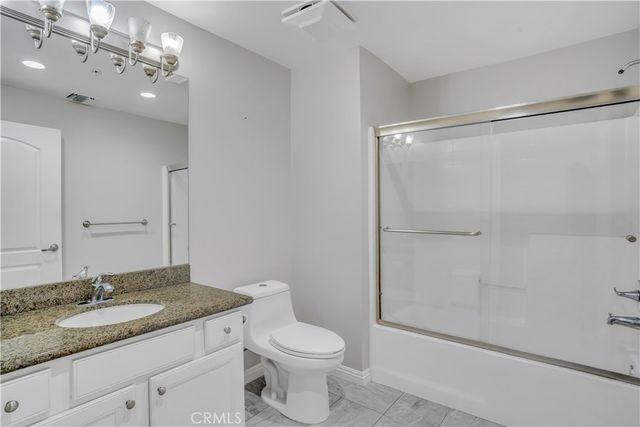 6800 Corbin Avenue 308, Reseda, CA 91335