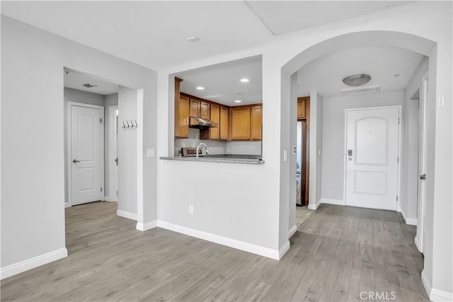 6800 Corbin Avenue 308, Reseda, CA 91335