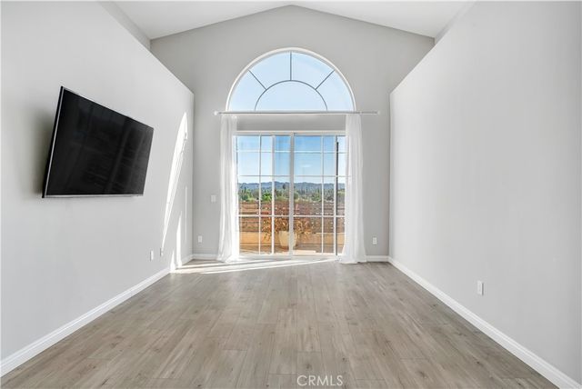6800 Corbin Avenue 308, Reseda, CA 91335