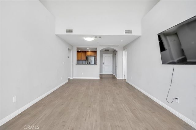 6800 Corbin Avenue 308, Reseda, CA 91335