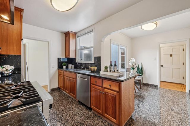 132 School Street, Daly City, CA 94014