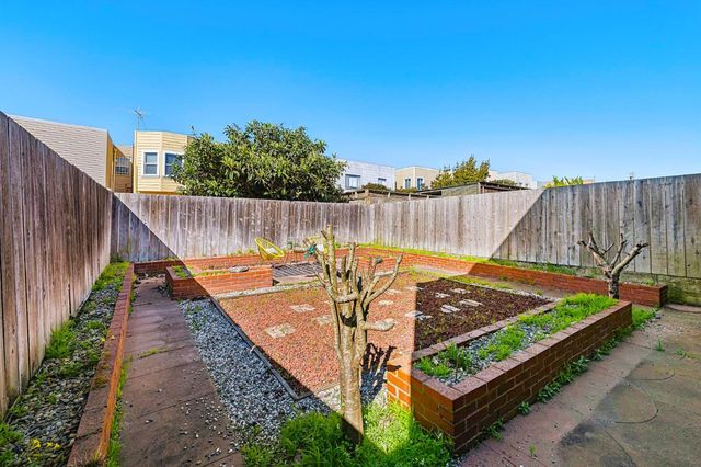 132 School Street, Daly City, CA 94014