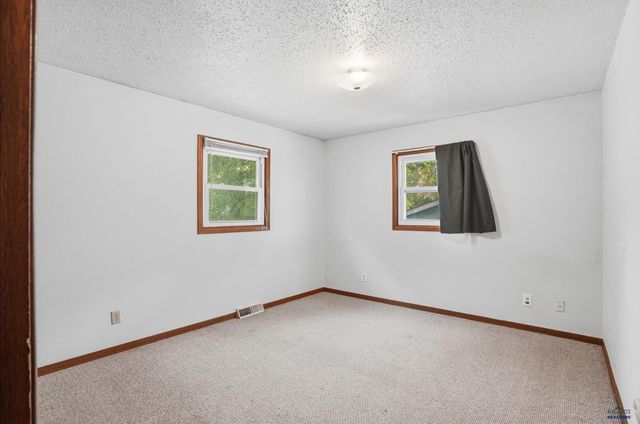1635 ENNEN DR, Rapid City, SD 57703