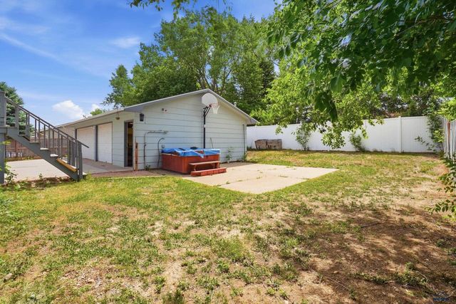 1635 ENNEN DR, Rapid City, SD 57703