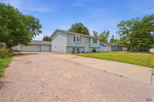 1635 ENNEN DR, Rapid City, SD 57703