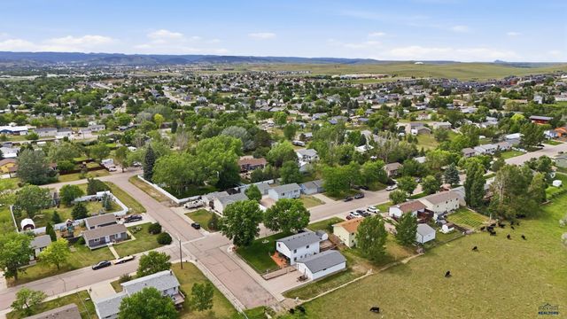 1635 ENNEN DR, Rapid City, SD 57703