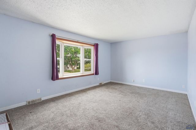 1635 ENNEN DR, Rapid City, SD 57703