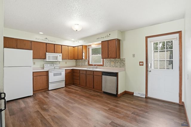 1635 ENNEN DR, Rapid City, SD 57703