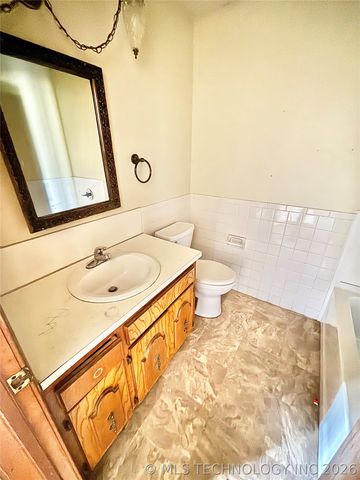 402 S Sockey Lane, Stigler, OK 74462