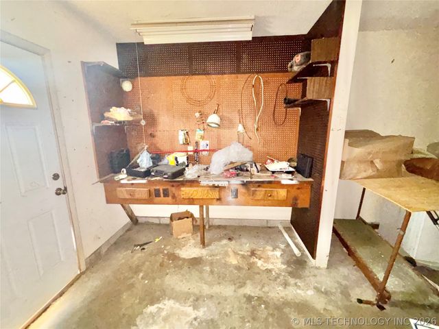 402 S Sockey Lane, Stigler, OK 74462