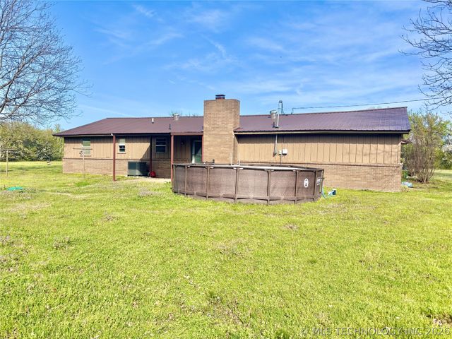402 S Sockey Lane, Stigler, OK 74462