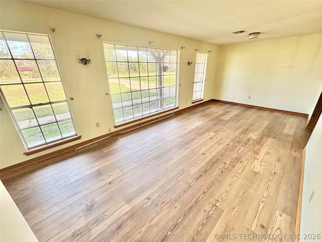 402 S Sockey Lane, Stigler, OK 74462