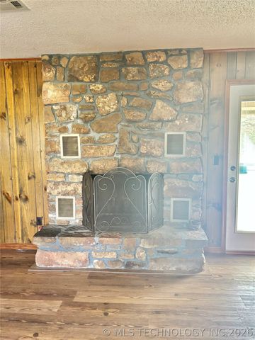 402 S Sockey Lane, Stigler, OK 74462